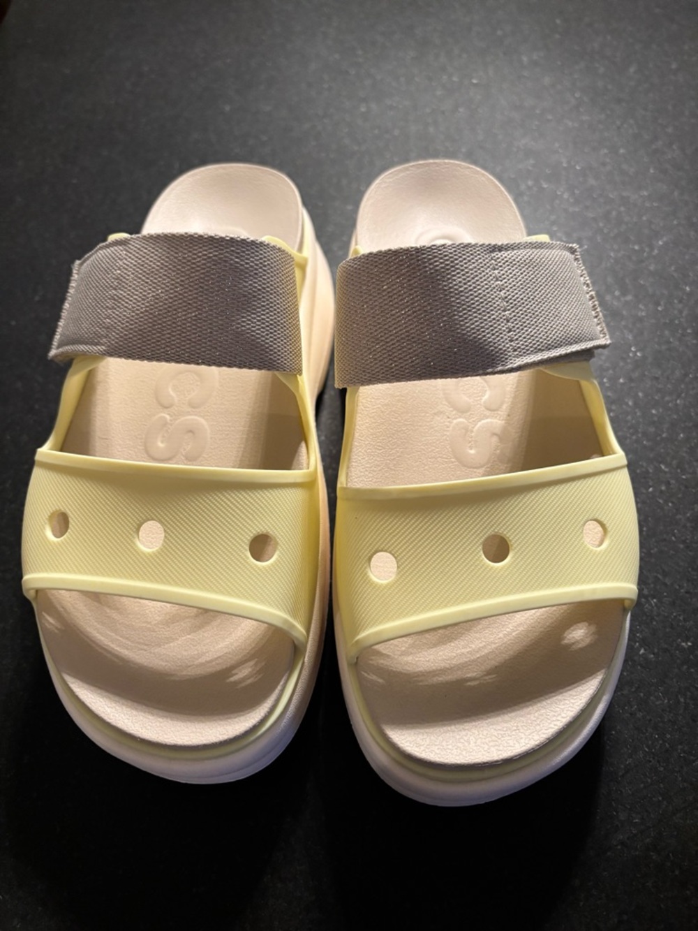NEW Crocs SoHo Two-Strap platform sandals, chunky sole adjustable strap sz 7